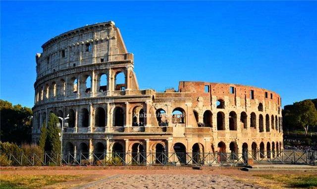 罗马作为一个独立于希腊的国家,为何会逐渐发展得向希腊靠近呢?