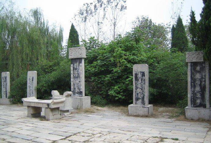 刘邦发迹的民间版本,曾祖父死后刨宅前大树打棺材,下葬时出奇事