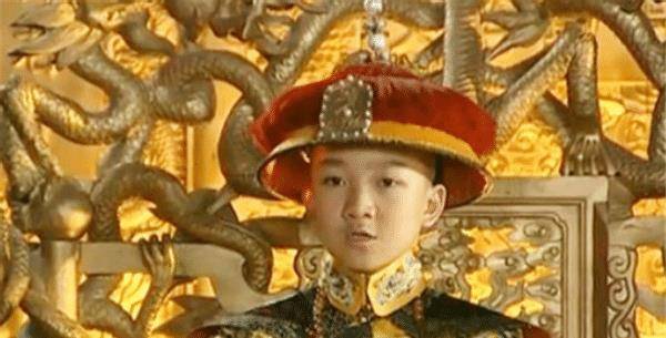 同治帝年仅19岁就逝世,看他荒唐无度的生活,19岁已经是高寿