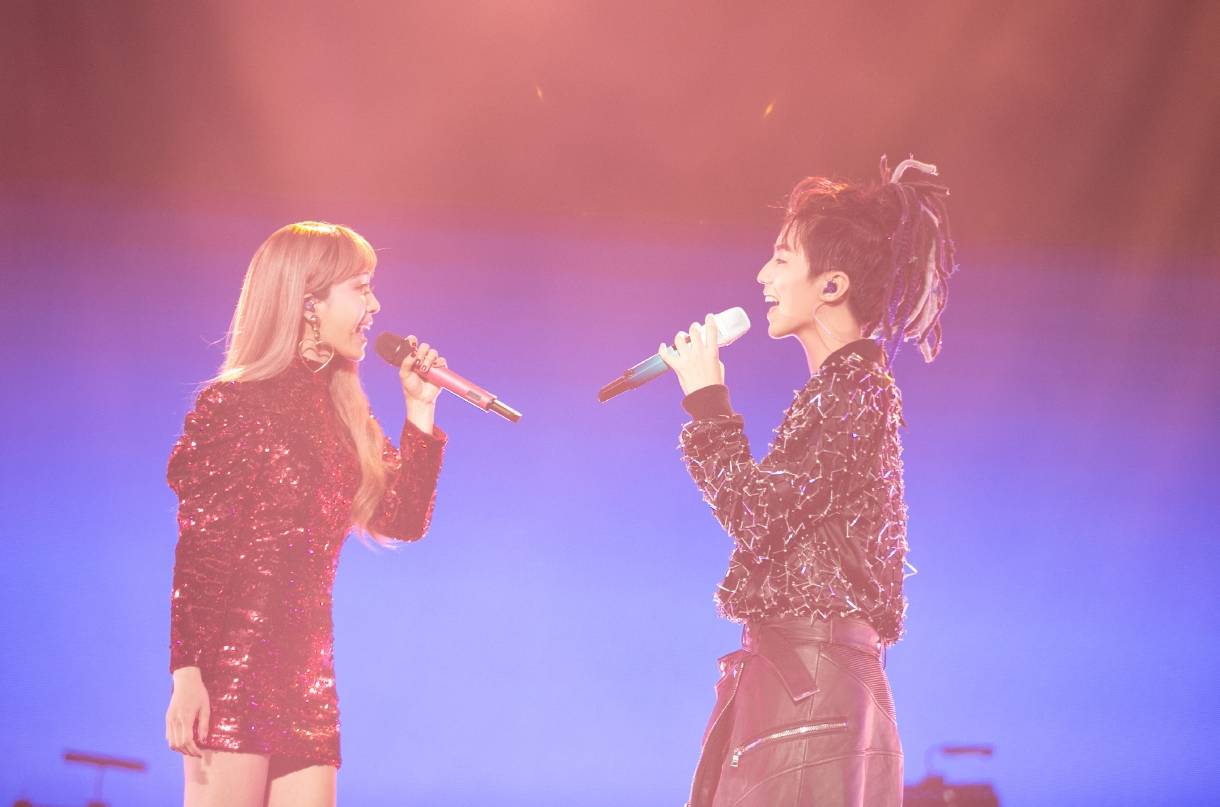 原创            王俊凯现身蔡依林演唱会，牵手唱歌荷尔蒙爆棚，曝2点理想型标准-找到王俊凯和蔡依林的表演