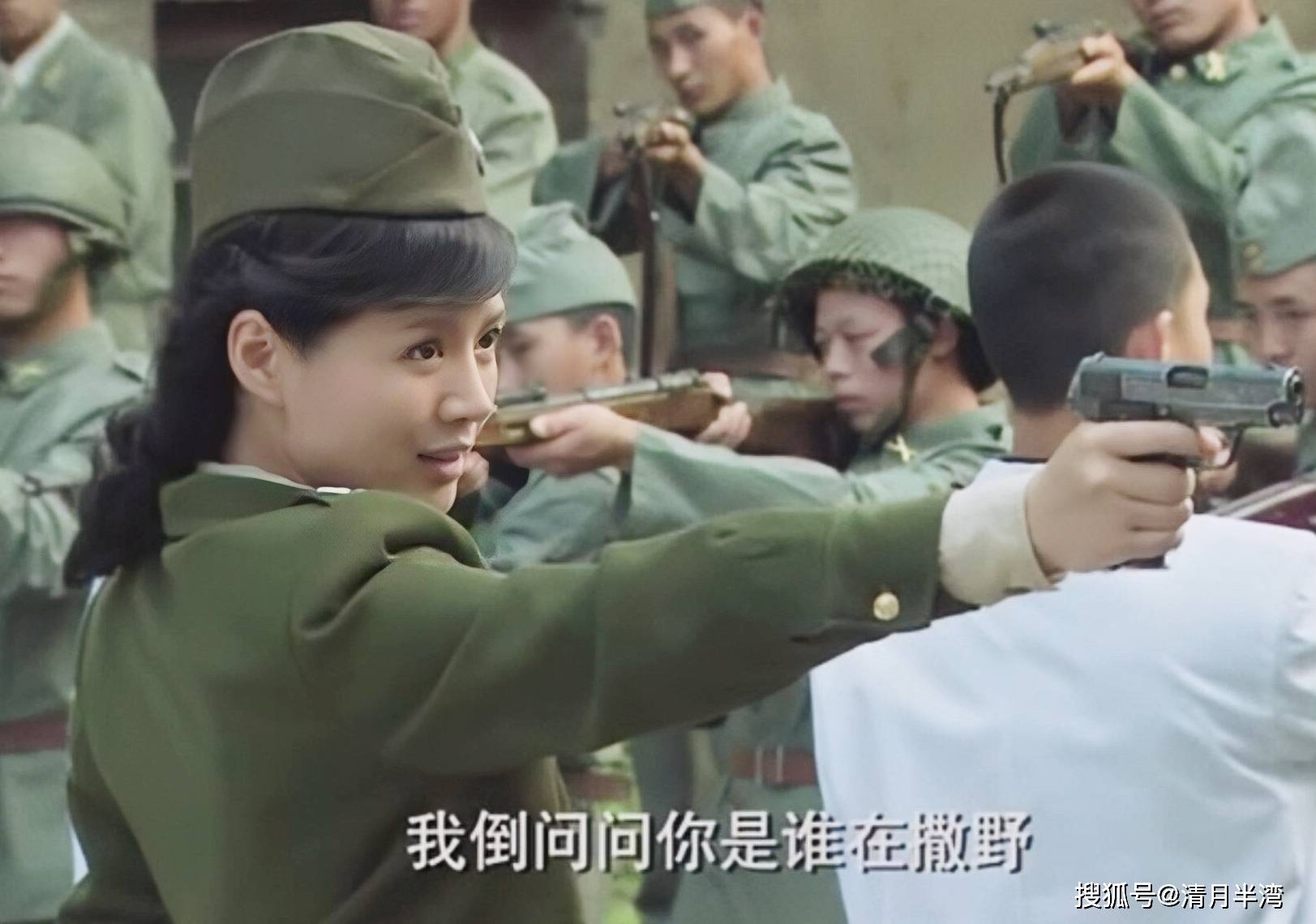 文艺兵出身,功底扎实,表演质朴,在军旅题材中出演角色,对彼时36岁的