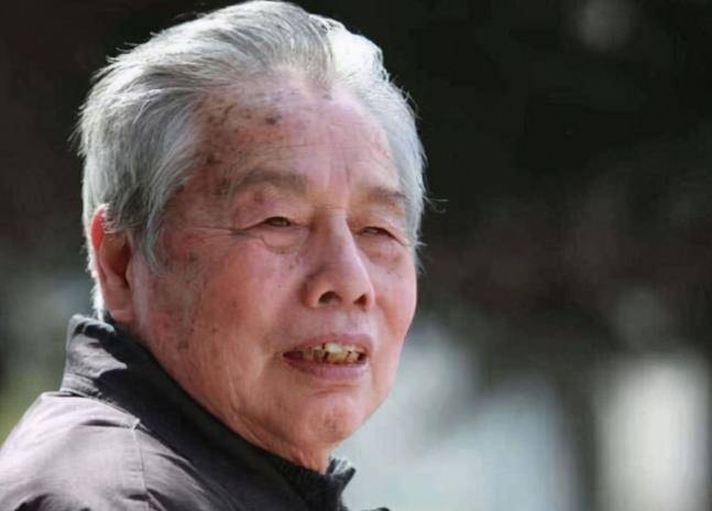 重庆88岁老书法家,因不满丑书横行,两次主动退出书协_李逸_艺术_利益