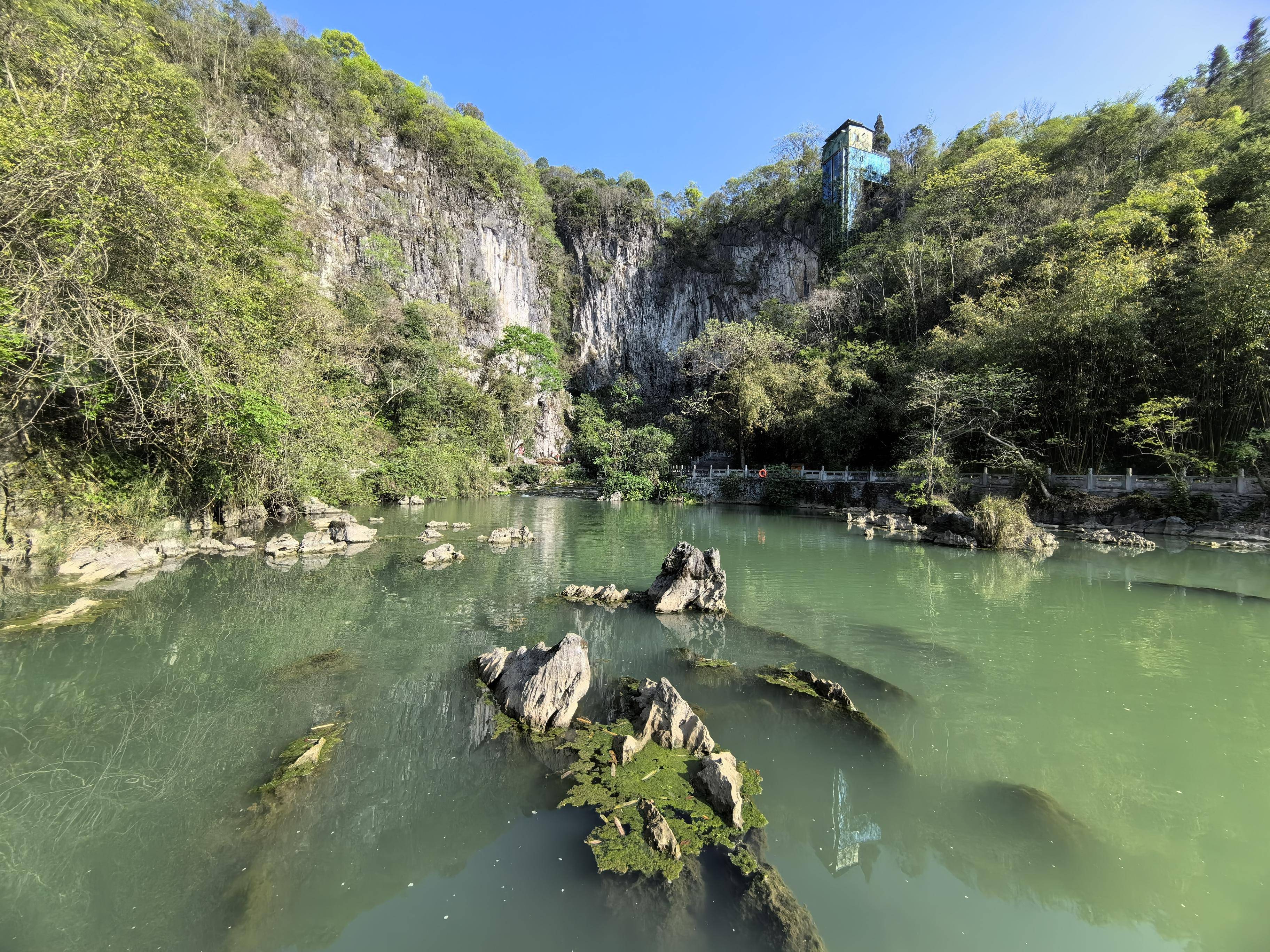 湖北老农民自驾旅游大西南,行8600公里游52个景区,分享4点心得
