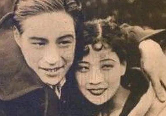 他是民国首富,与阮玲玉张织云交往过,终成乞丐,死后无人收尸