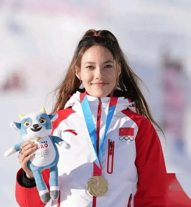 冬奥会运动员谷爱凌图片