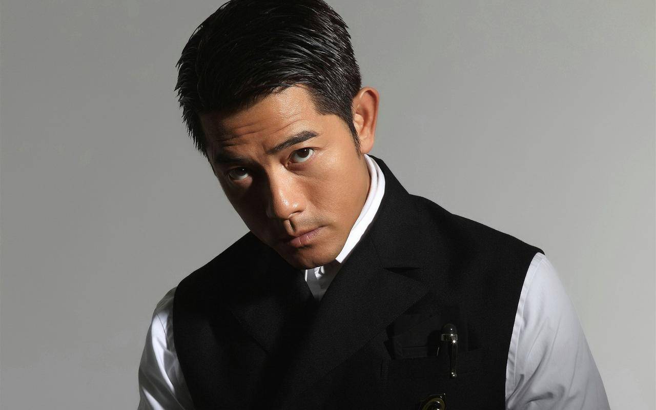 方媛背价值45000的包跟郭富城一起逛街,网友:郭富城真的好矮啊