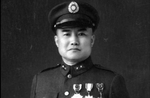 公"银行大楼里,被东北野战军2纵6师16团的尖刀连连长黄达宣带队抓获