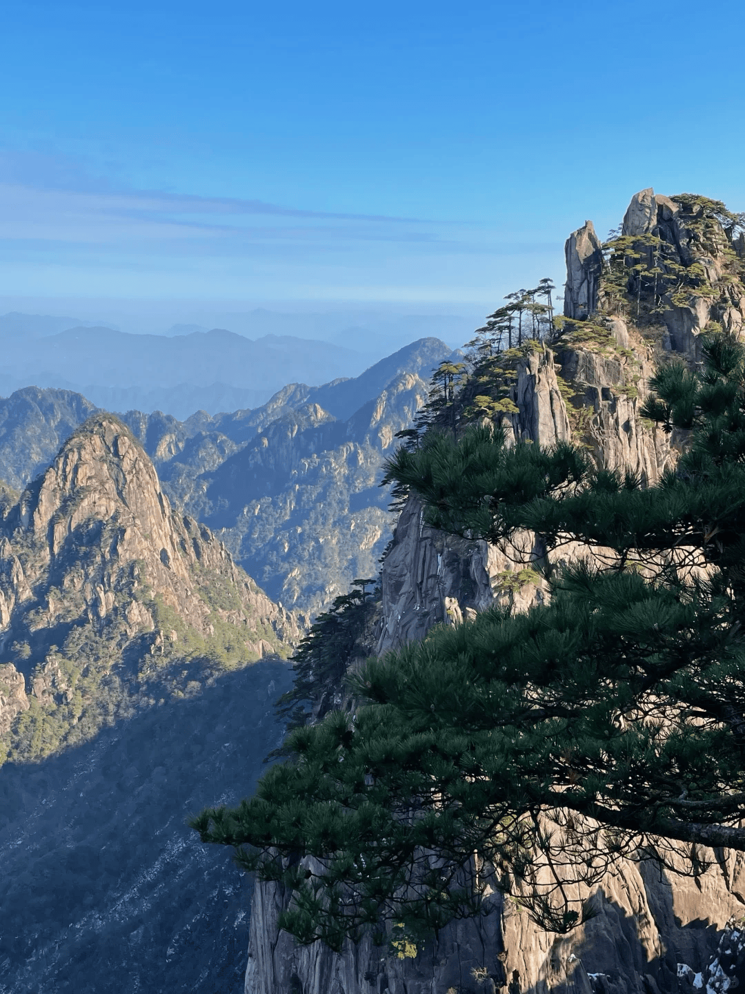 第二天:早餐后,黄山景区深度游玩(北海景区,天海景区,一线天,莲花峰