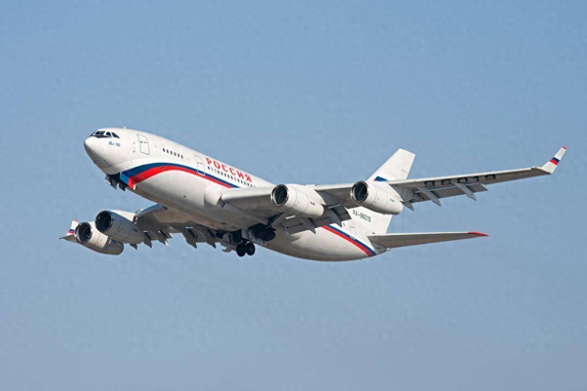 "空军一号"是美国称呼总统专机的说法,美国的"空军一号"是波音747-200