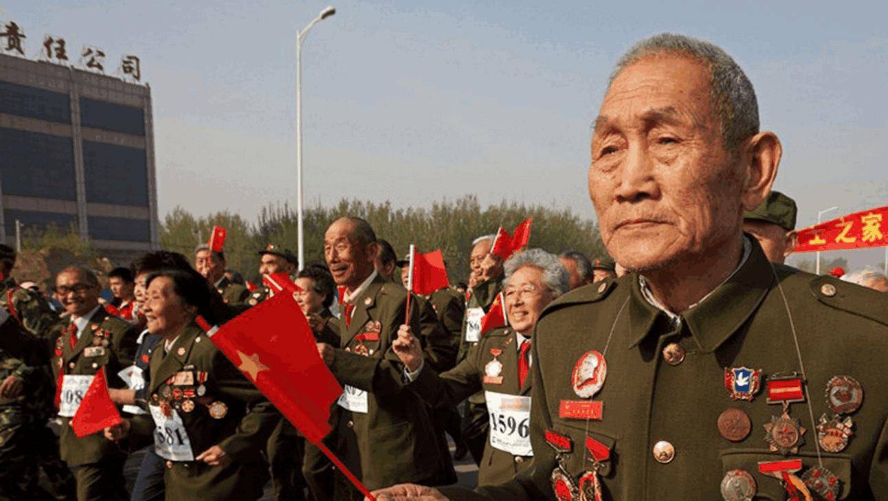 抗美援朝老兵退伍之后,被当地恶霸欺负,老战友得知前来为其报仇