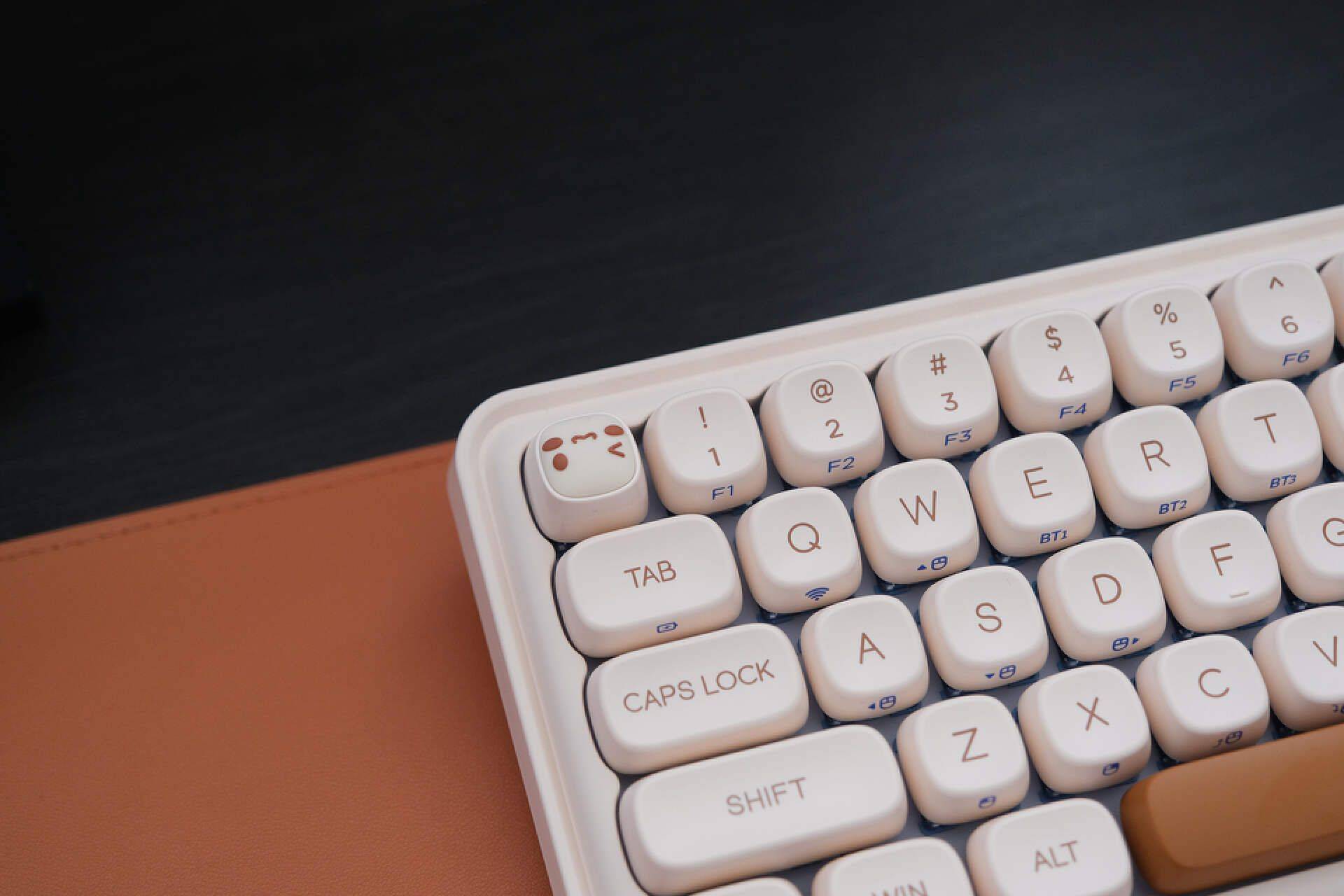 6767达尔优小方糖机械键盘z68:潮流与实用的完美结合!