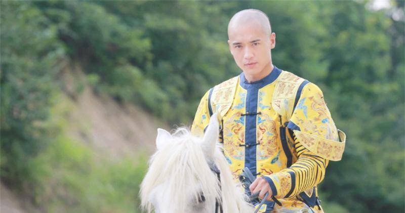 顺治帝24岁去世,为何能生下14个子女,还说他只钟情董鄂妃一人?