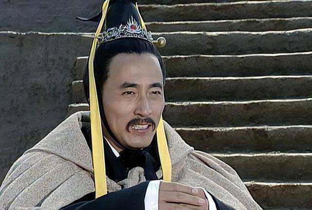 春秋时代诸侯乱战,为何齐桓公能首先称霸?