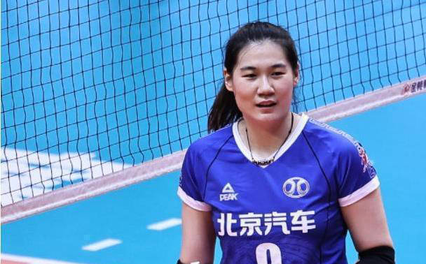 然而,朱婷复出引发了一个新问题,即中国女排教练蔡斌将如何安排她的