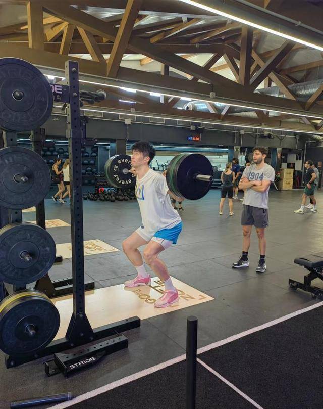 21岁内线球星宣布退出cba,他或是男篮中锋的未来