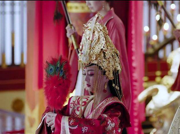 周宣王宇文赟的这次册封,形成五后并立的景象,真可谓是千古难得一见