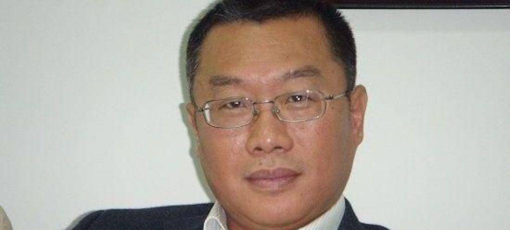 因不满银行柜员嘲讽,张小波一怒之下取走存款,银行行长上门道歉