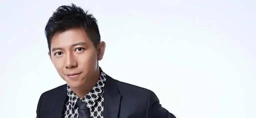 歌手胡海泉跨界担任高校院长?他的多重身份能否胜任这一新角色?