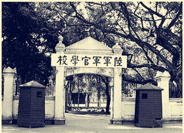 他是黄埔一期生中的"拼命三郎",本有大好前途,可惜英年早逝