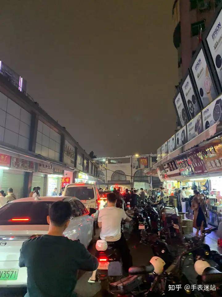 带你体验夜晚广州站西钟表城市场的秘密!