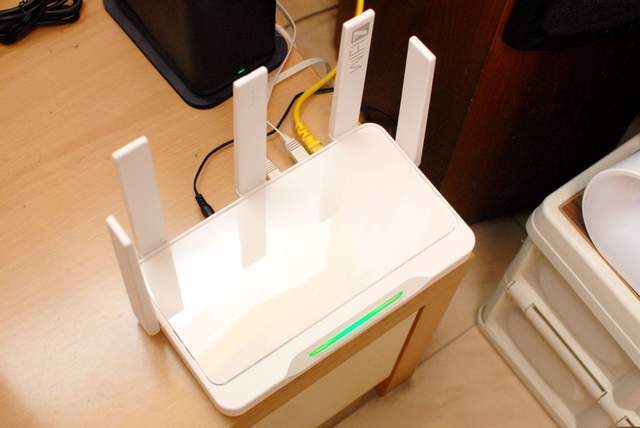 锐捷雪豹BE50路由：5100M超高速，不卡顿，大型空间也能畅快游戏