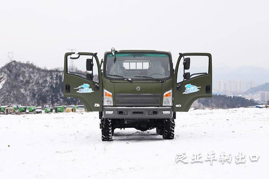 东风平头雪地eq2082经典六驱6x6越野卡车