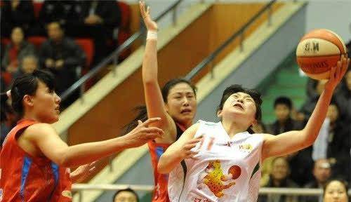 女篮天才李明阳:养病时背叛祖国抛弃家庭,入日籍认日本人做干爹