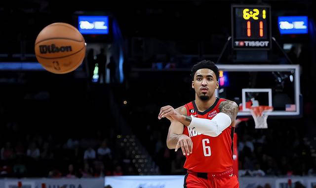 小肯扬-马丁表态:我想留在火箭,但尊重nba的生意规则