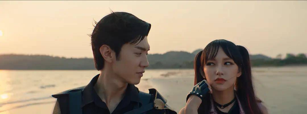 程潇在剧里打起来,不但刘海稳如泰山,还莫名其妙地翻跟头.