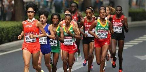 "假跑女王"罗茜:马拉松跑到半路去坐地铁,获得第一后拒绝金牌