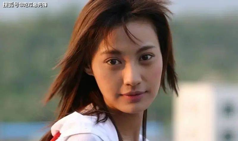 因出色的表现被观众所熟知;在演技上,杨雪是一个很有实力的演员,无论