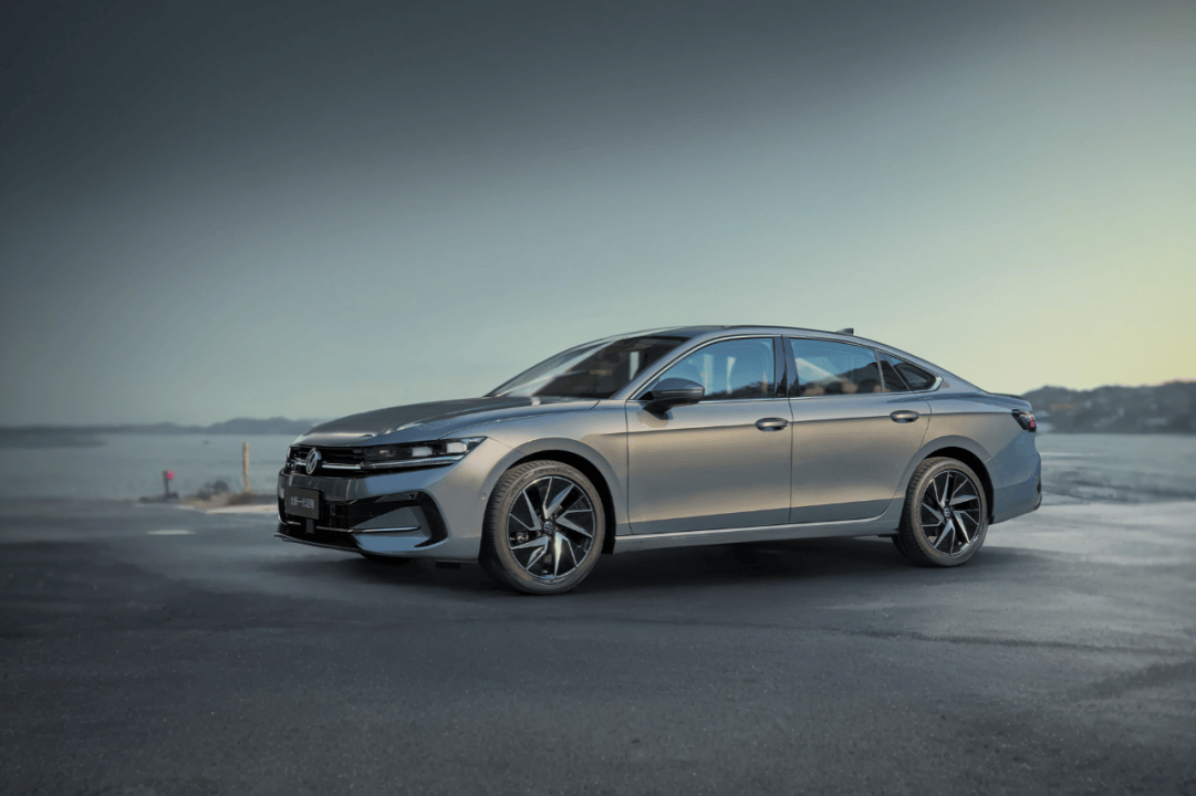 一汽大众迈腾b9实车曝光,颜值大涨,强劲动力,谁能顶得住?