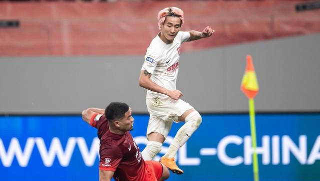 主帅替补致败,成都球迷怒批:韦少换早狂失好局_蓉城_吴雷_胡睿