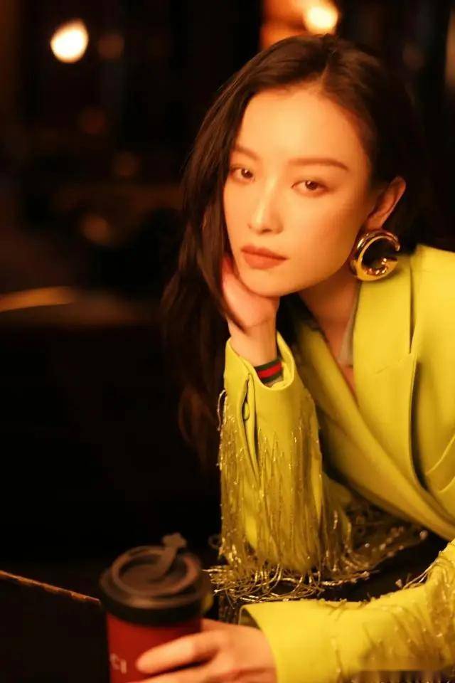 倪妮的女神级美貌和迷人身材,写真欣赏让人无法抗拒!