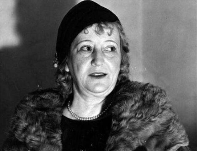 22年妻子将情夫藏在家10年,后将丈夫杀害,陪审团:不构成谋杀罪