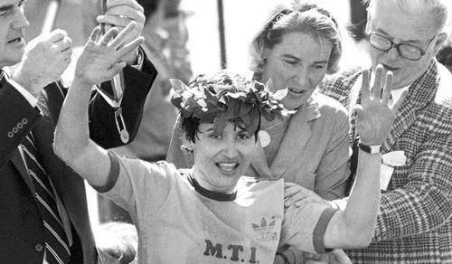 而相较于黄关军的高尚,有一些马拉松运动员的行为就让人颇为不齿了.