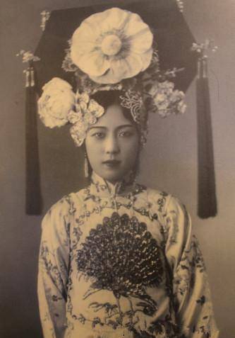 离婚获赔4万,再婚继承遗产2万,她一生衣食无忧,却遗憾养女远嫁