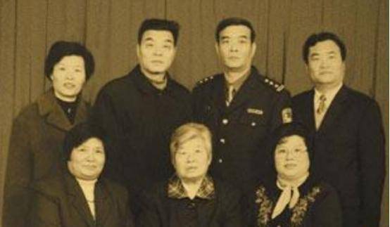 焦裕禄:一辈子清廉,从不给子女搞特殊,去世前留给长女一块手表