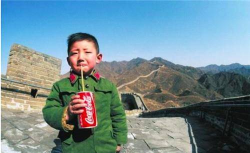 小孩喝可乐的危害图片图片