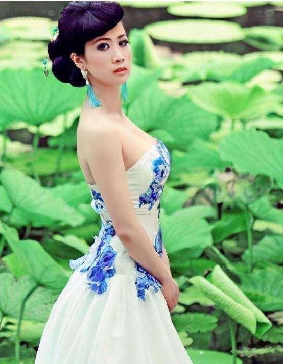 45岁的芙蓉姐姐:从万民嘲笑到人生赢家,如今颜值美到让人羡慕