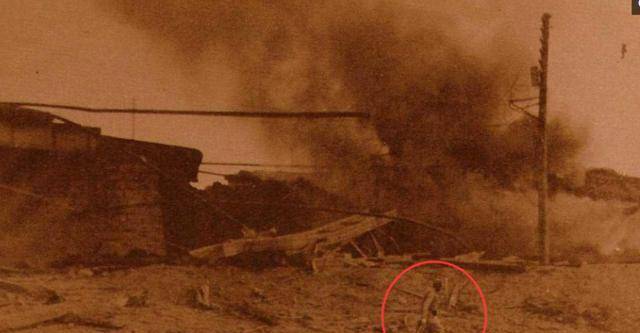 张作霖皇姑屯被炸现场:照片中出现一个不该出现之人