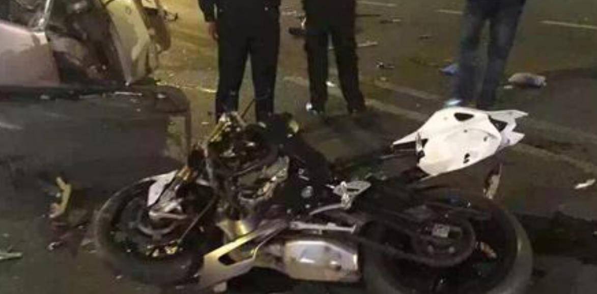 2年前,无证小伙骑他人摩托车出车祸,家属反告车主,结局如何?