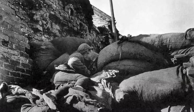 川军排长失踪,妻子苦寻60年,80岁再婚当天,才知他竟是枕边人