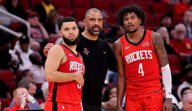 火箭队15人阵容展望:新秀加盟,管理层需寻求引援