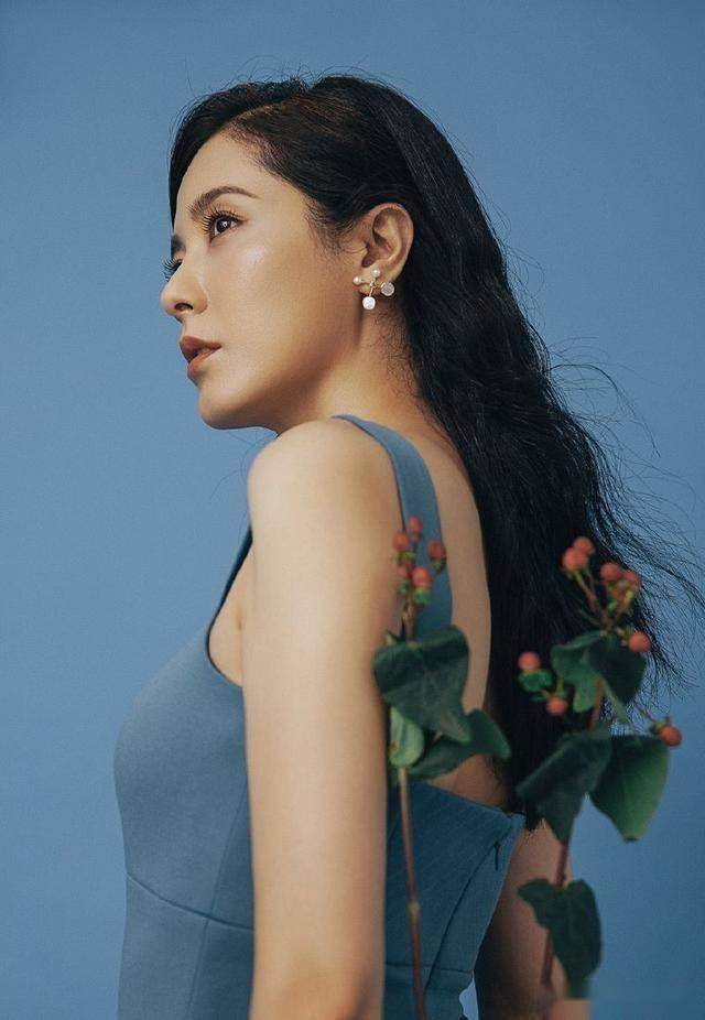 迷倒万千粉丝!中戏女神曾黎,美貌与才华并存的姨圈顶流写真赏