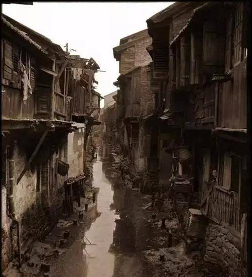 1894-1896年,那时的北京是真正的北京城.旧城今天