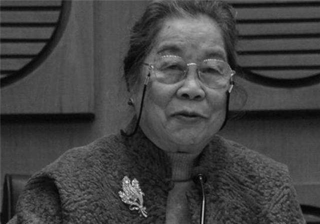 丈夫刚蒙冤入狱,她就提出离婚嫁给梁思成,后半生在谩骂声中度过_林洙