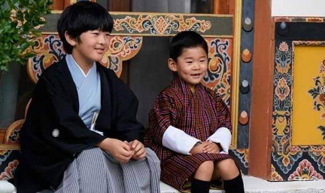 不丹王后嫁入王室10年了,和凯特王妃一样,但是只有一个3岁的小王子,而