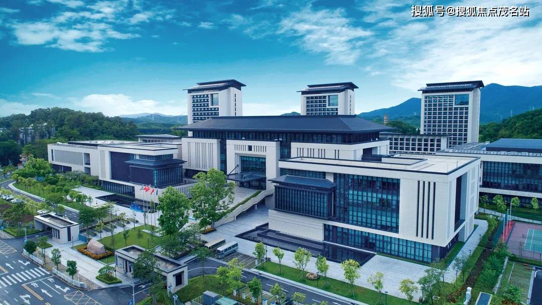 西丽繁华主场 十分钟内益田假日里等20万﹐商业;共享大学城文体配套