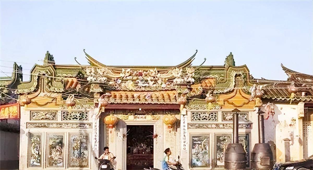 广东"第一毒村"覆灭,海陆空军队齐出动,美国以为要打仗